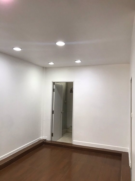 ขายทาวน์เฮ้าส์-หมู่บ้าน-เคซี-ถรามคำแหง142-เขตสะพานสูง-18-ตรว-ใกล้สัมมากรเพลส-ทำเลดีมาก-05263