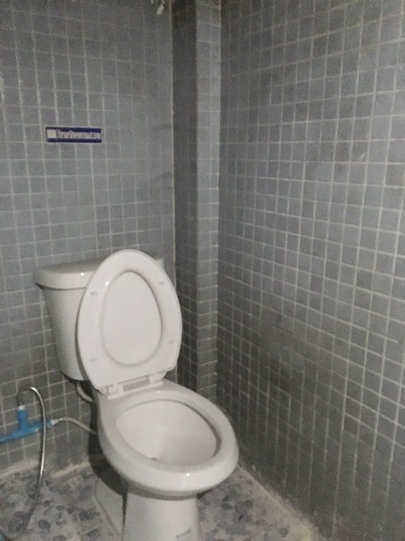 ให้เช่าอาคารพาณิชย์-3-ชั้น-25000บ-เดือน-ถนนแฮปปี้แลนด์-เขตบางกะปิ-ใกล้โลตัสบางกะปิ-05308