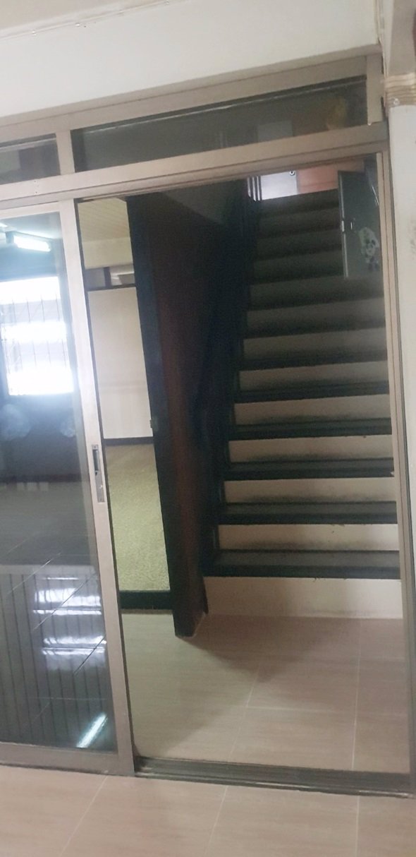 ให้เช่าอาคารพาณิชย์ถนนแฮปปี้แลนด์-20-ตรว-เขตบางกะปิ-ใกล้เดอะมอลล์บางกะปิ-รหัส-05311