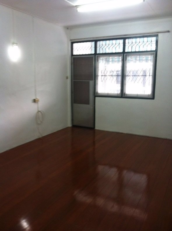 ให้เช่าทาวน์เฮ้าส์-2-ชั้น-ซอยลาดพร้าว109-เขตบางกะปิ-16-ตรว-ใกล้รพเวชธานี-05312