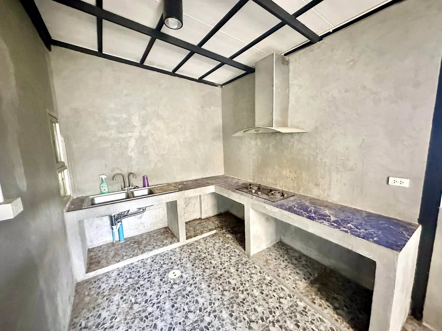 ขายด่วน-หมู่บ้านกลอรี่เฮ้าส์-เฟส2-พหลโยธิน-นวนคร-หลังวัดคุณหญิงส้มจีน-