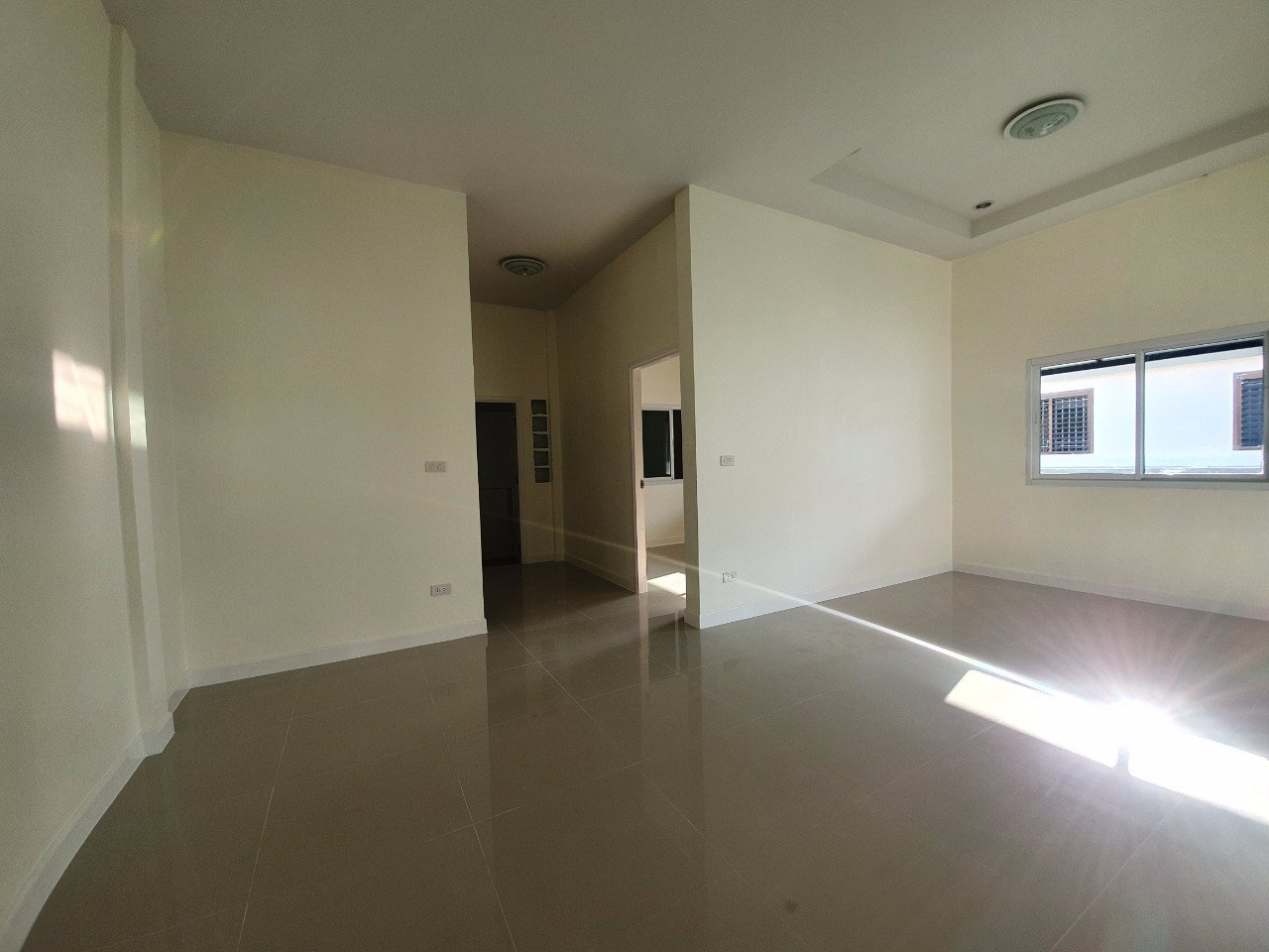 ขายทาวน์เฮ้าส์-มธนาวิลล่า-บ้านกรด-บางปะอิน-หลัง-big-c-อยุธยา-หลังมุม-28-ตรว-สวย-สภาพดี-พร้อม