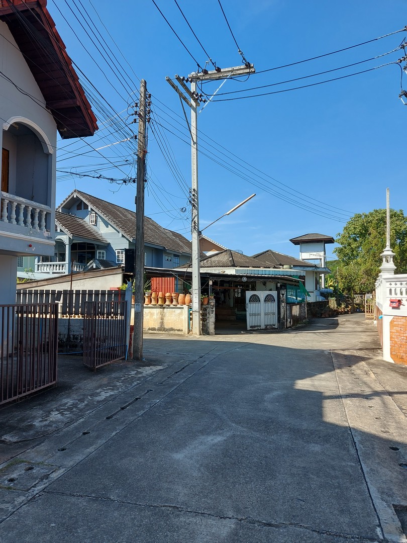 ขายบ้านพร้อมที่ดินในตัวเมืองเชียงใหม่-ใกล้สนามบิน-ใกล้ห้าง-สามารถเดินถึงได้เลย-ถนนซีเมนเข้าออกสะดวก