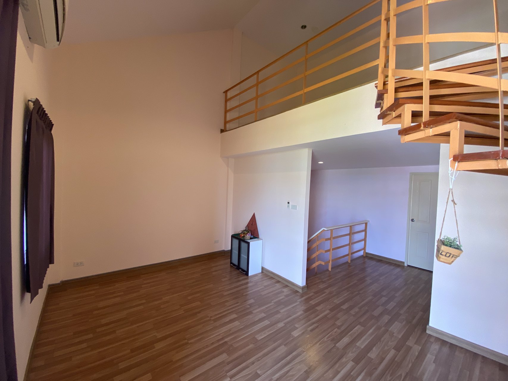 ขายทาวน์โฮม-ใกล้เซ็นทรัลแจ้งวัฒนะ-3-ห้องนอน-3-ห้องน้ำ-มีชั้นใต้หลังคา-จอดรถได้-2-คัน