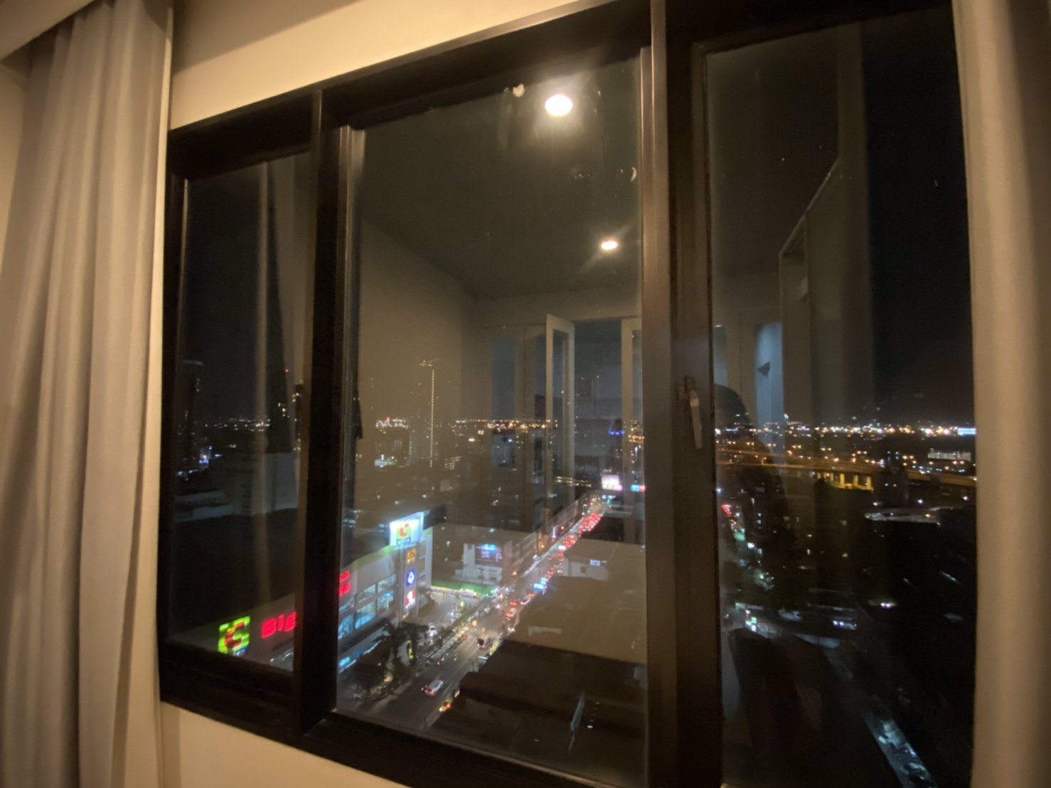 ให้เช่าคอนโด-ของ-blocs-77-สุขุมวิท-77-ซอยอ่อนนุช-ขนาด-305-ตรม