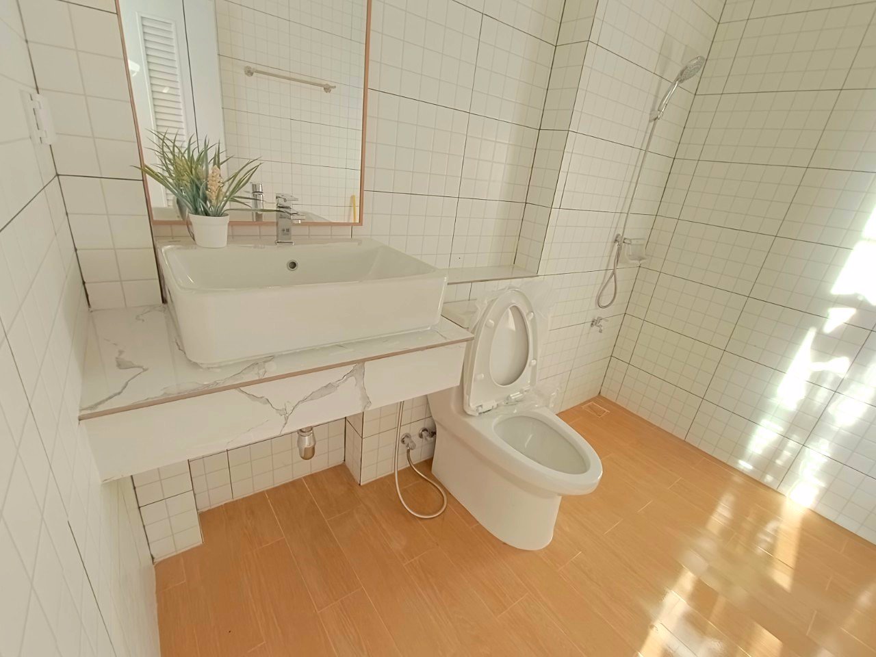 บ้านหลังใหญ่-2-ชั้น-ขนาด-4-ห้องนอน-3ห้องน้ำ-minimal-nordic-style