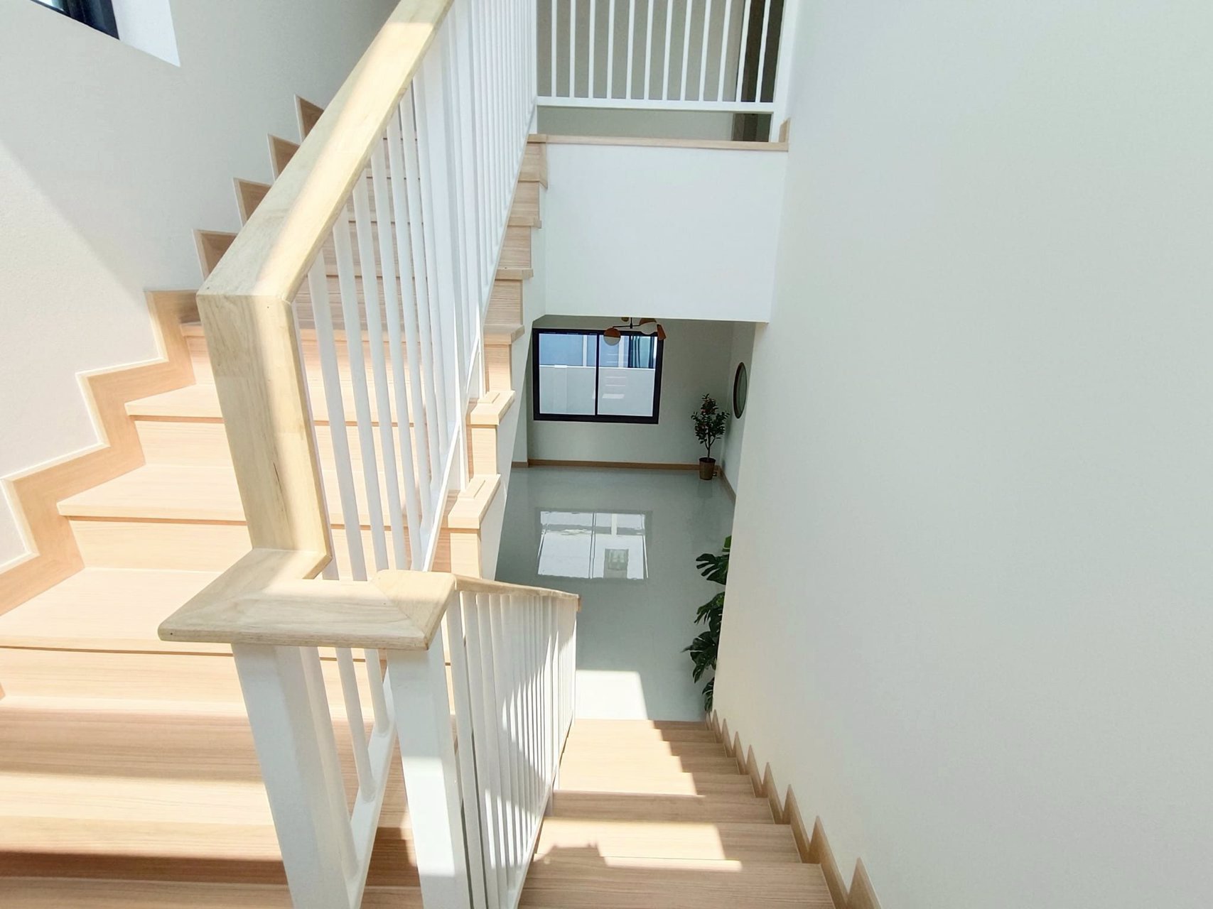 บ้านหลังใหญ่-2-ชั้น-ขนาด-4-ห้องนอน-3ห้องน้ำ-minimal-nordic-style