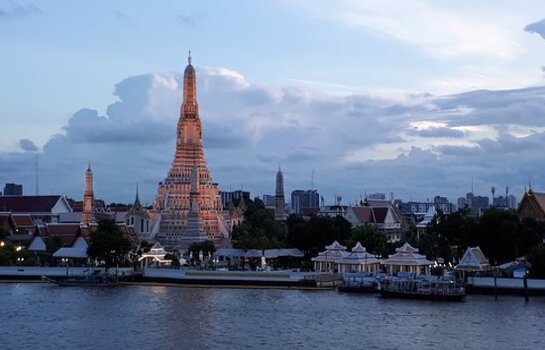 อาคารพาณิชย์-ตึกแถว-คอนกรีต-ริมแม่น้ำเจ้าพระยา-พระนคร-ท่าเตียน