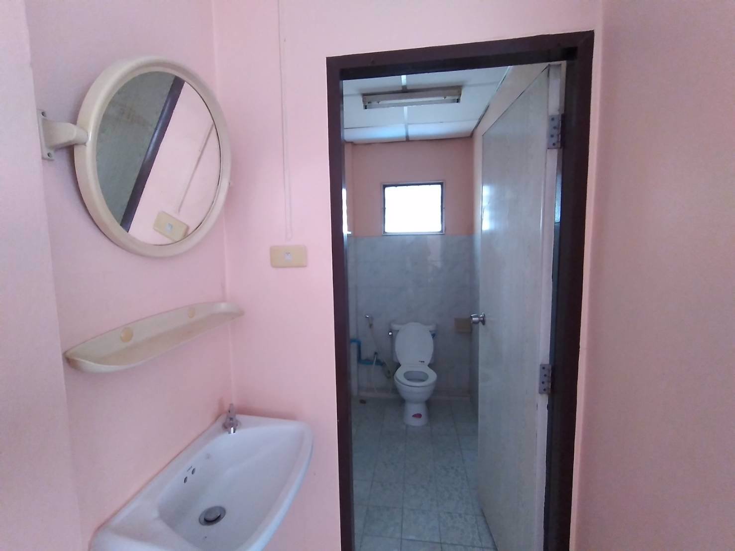 ขาย-บ้านแฝด-293-ตารางวา-หมู่บ้านอิ่มอัมพร-11-tel-094-045-7914-064-971-1695