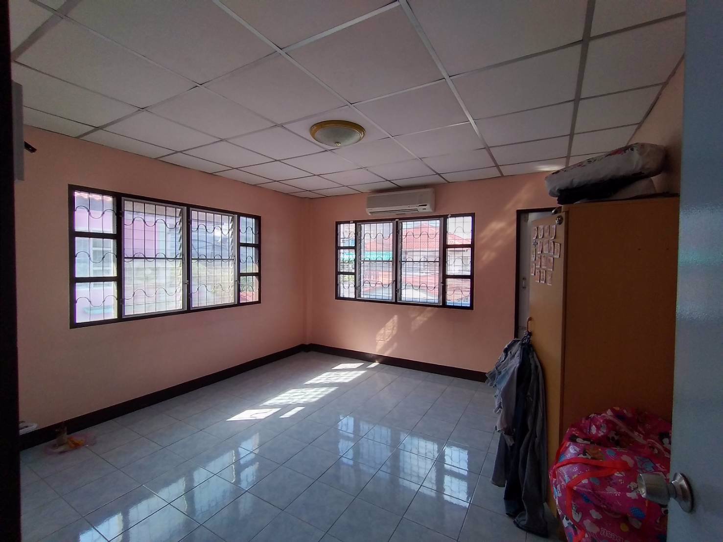 ขาย-บ้านแฝด-293-ตารางวา-หมู่บ้านอิ่มอัมพร-11-tel-094-045-7914-064-971-1695