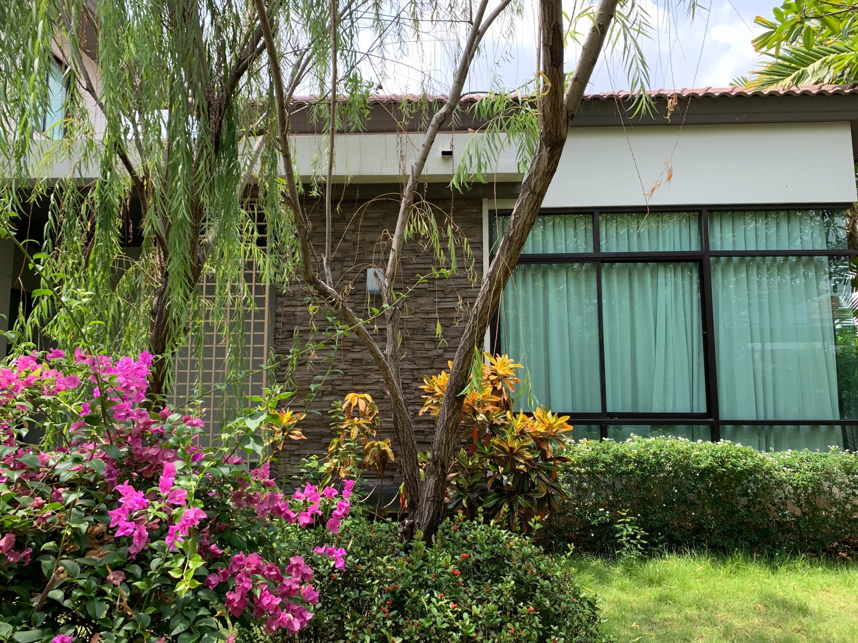 ขายบ้านเดี่ยว-หมู่บ้านมัณฑนา-เทียนทะเล-พระราม-2-tel-064-974-1695