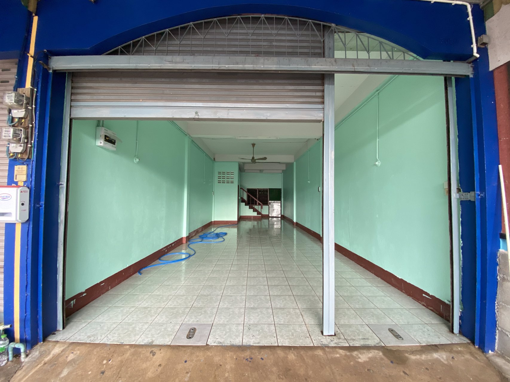 ขายอาคารพาณิชย์-2-ชั้น-ทำเลสวย-ติดถนนไฮเวย์ลำปาง-งาว-ใกล้ตัวเมืองลำปาง