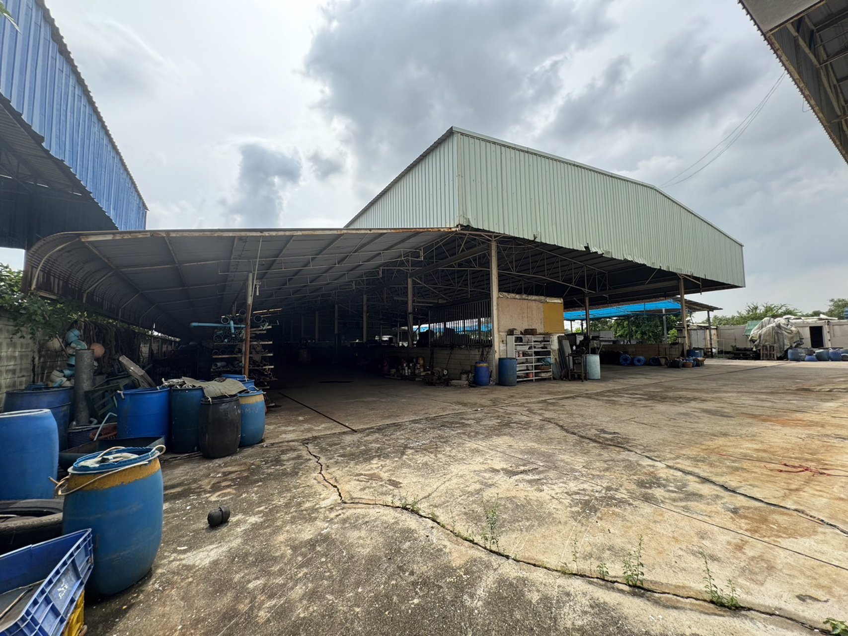 ขายที่ดินพร้อมออฟฟิศและโกดัง-ตท้ายบ้าน-อเมือง-จสมุทรปราการ-พื้นที่โซนสีม่วงลาย-