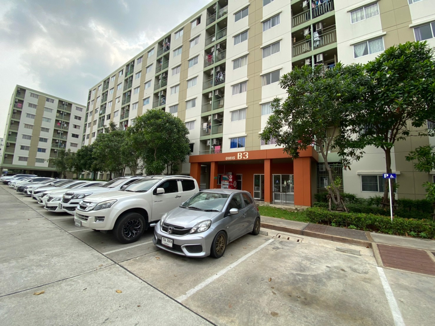 ให้เช่าคอนโดลุมพีนี-ร่มเกล้า-สุวรรณภูมิ-ตกตแต่งครบพร้อมอยู่