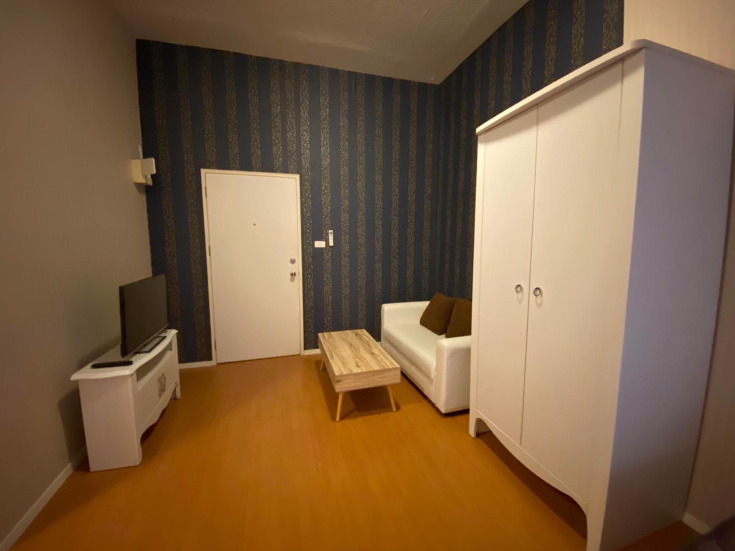 ให้เช่าคอนโดลุมพีนี-ร่มเกล้า-สุวรรณภูมิ-ตกตแต่งครบพร้อมอยู่