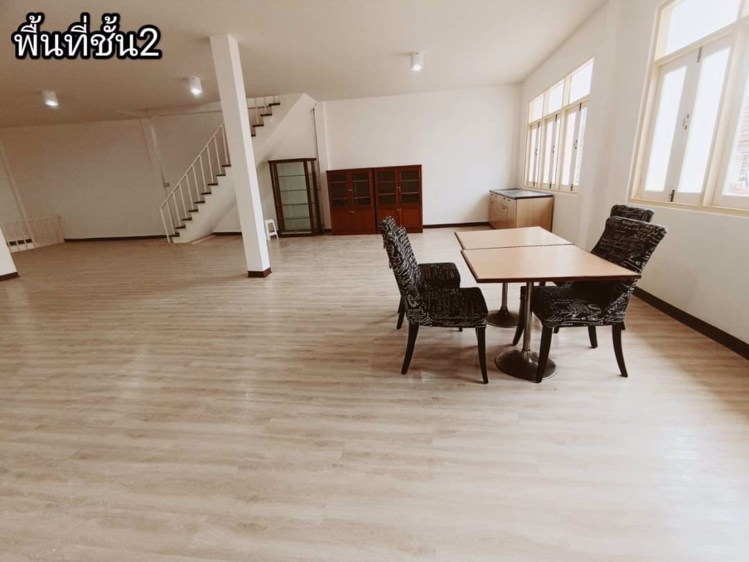 ขายด่วน-อาคารพาณิชย์-3-ชั้นครึ่ง-พื้นที่-51-ตรว-รีโนเวทใหม่ทั้งหลัง