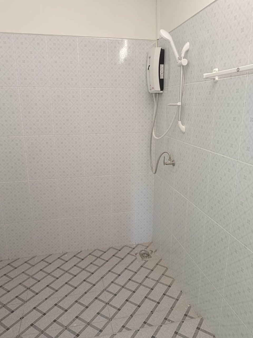 ขายบ้าน-ในเขตเทศบาล-อำเภอขลุง-จันทบุรี-ติดถนนคอนกรีต-อยู่ในชุมชนอากาศดี