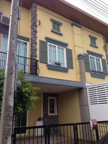 ขายทาวน์เฮ้าส์-โกลเด้นท์-ทาวน์-อ่อนนุช-พัฒนาการ-หลังมุม-25-ตรม-ราคาเพียง-3-500-000-ล้านบาท