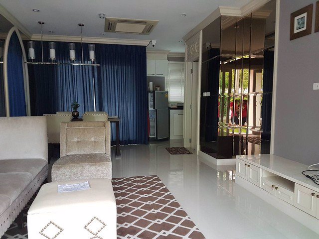 ให้เช่าบ้านกลางเมือง-พระราม-9-ทาว์นโฮมสไตล์-โมเดิร์น-ติดถนนใหญ่คู่ขนานมอเตอร์เวย์-33000-บาท