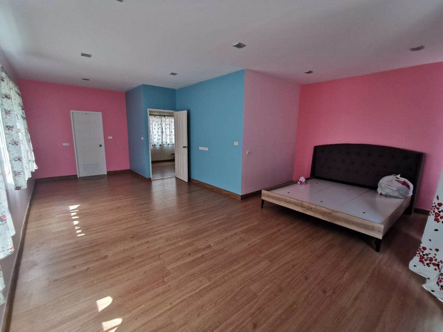 ขายด่วน-ทาวน์โฮม-3-ชั้น-golden-city-อ่อนนุช-พัฒนาการ-หลังมุม-ราคาเพียง-580-ล้านบาท