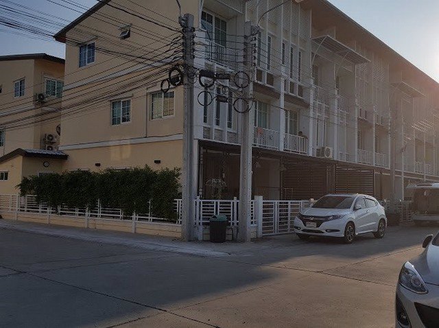 ซุปเปอร์ถูกมาก-ขายทาวน์โฮม-3-ชั้น-โครงการโกลเด้นท์ซิตี้-ราคาเพียง-3500000-บาท