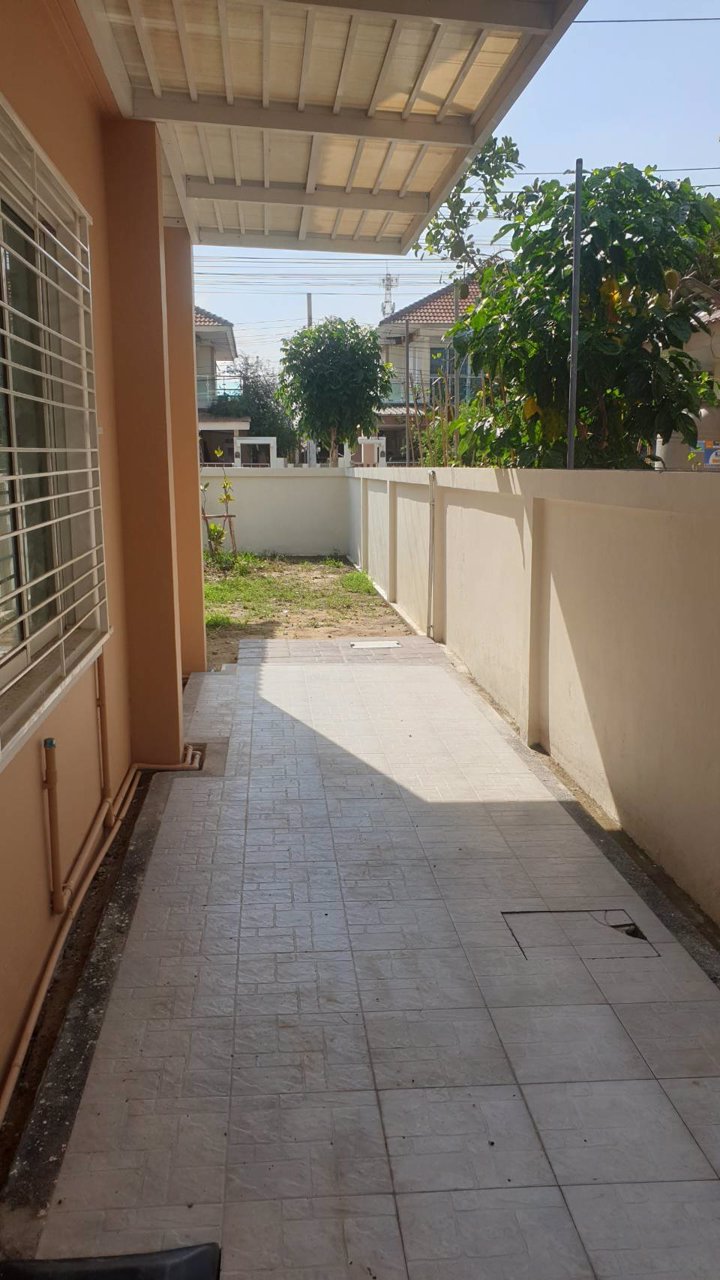 ขายบ้านเดี่ยว-2-ชั้น-หลังมุม-เนื้อที่-80-ตารางวา-หมู่บ้านชวนชมปาร์ค-2-ถนนบางกรวยไทรน้อย-ราคาพิเศษ-