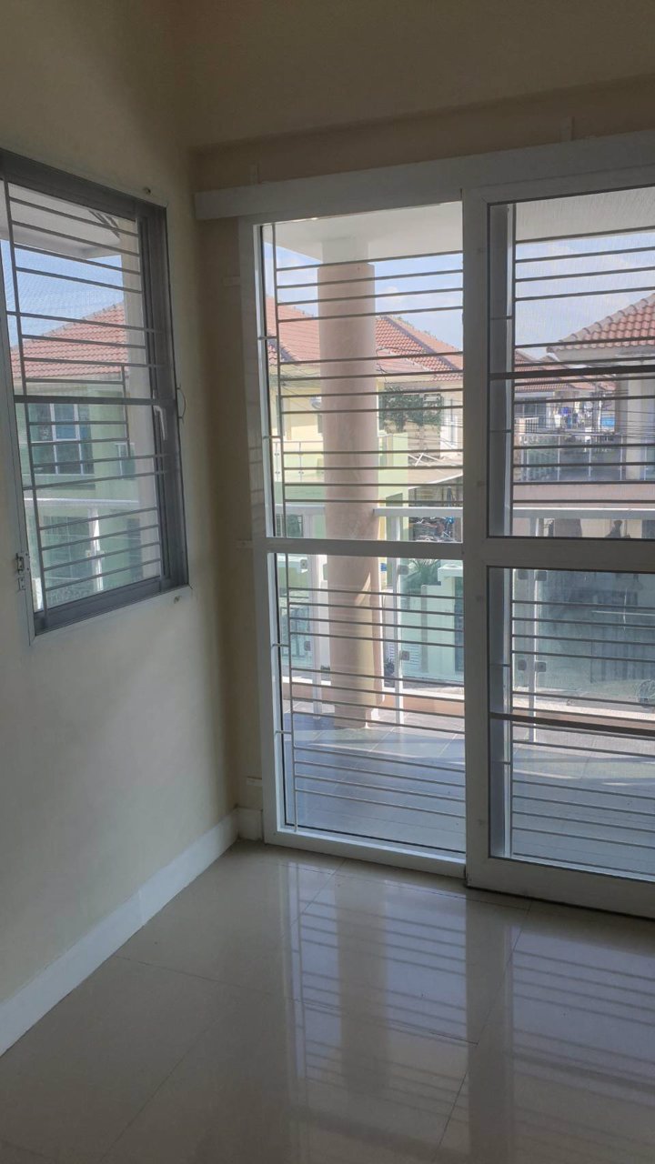 ขายบ้านเดี่ยว-2-ชั้น-หลังมุม-เนื้อที่-80-ตารางวา-หมู่บ้านชวนชมปาร์ค-2-ถนนบางกรวยไทรน้อย-ราคาพิเศษ-