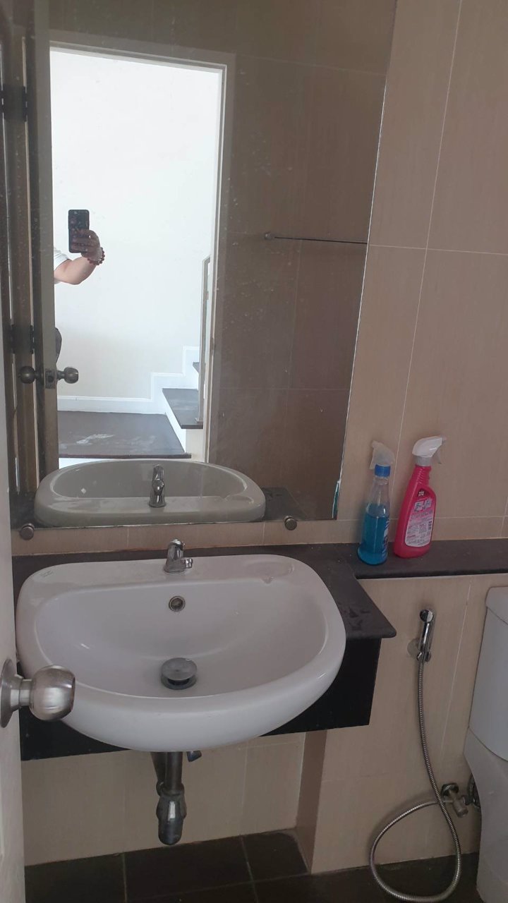 ขายบ้านเดี่ยว-2-ชั้น-หลังมุม-เนื้อที่-80-ตารางวา-หมู่บ้านชวนชมปาร์ค-2-ถนนบางกรวยไทรน้อย-ราคาพิเศษ-