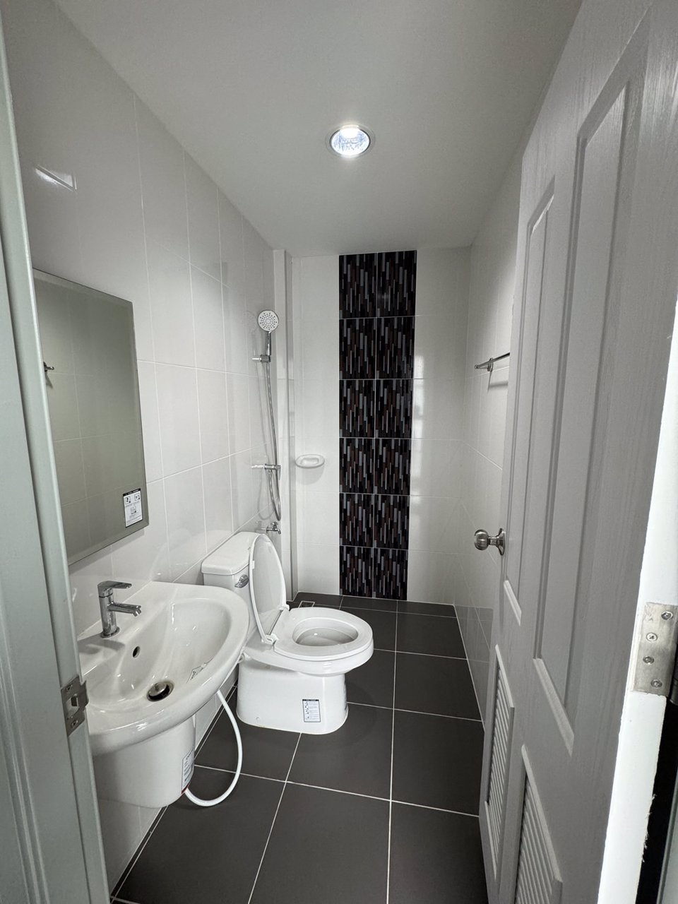 ขาย-ให้เช่า-ทาวน์เฮาส์-2-ชั้น-หมู่บ้าน-ซื่อตรงโคซี่-คลอง-6-ธัญบุรี