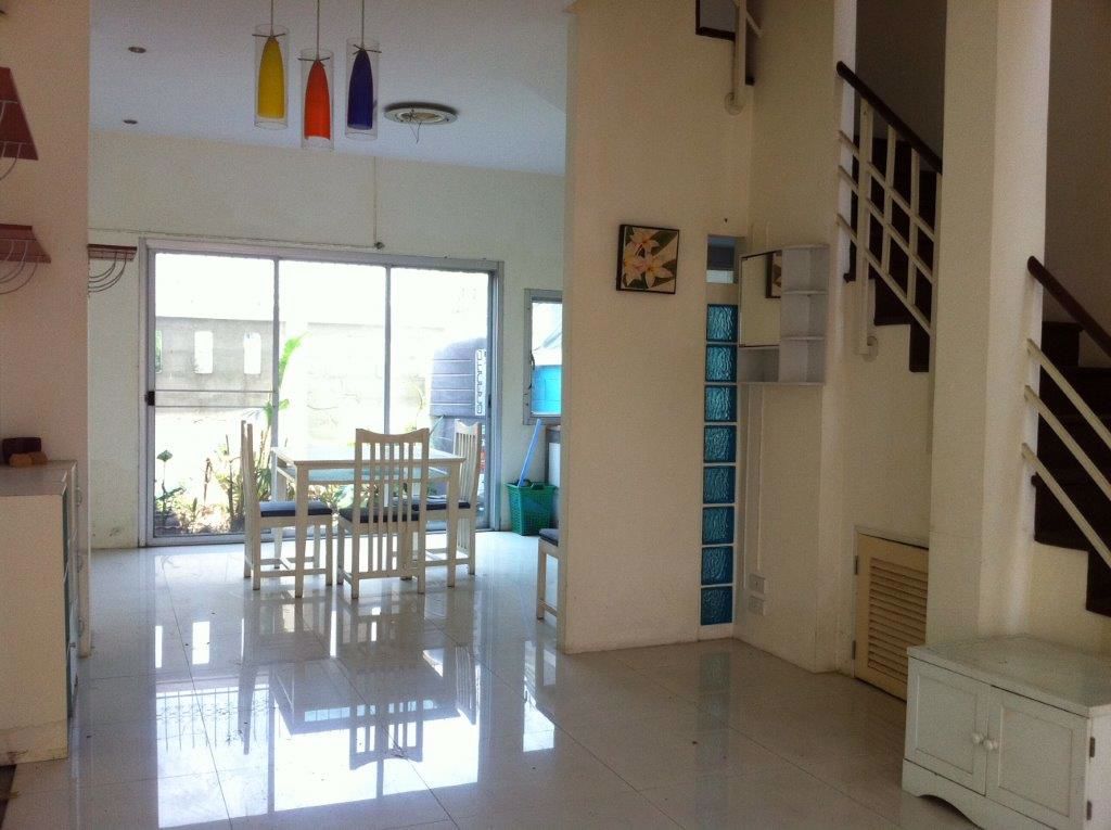 ทาว์เฮาส์-3-ชั้น-พร้อมอยู่-120-ตรม-ให้เช่า