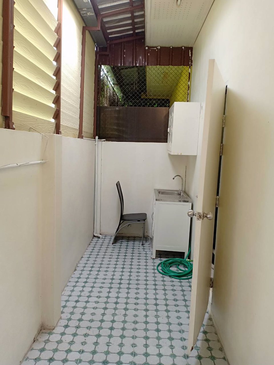 ขายบ้านแฝด-อยู่ห่างถนนใหญ่-200-เมตร-อยู่ฝั่งถนนขาเข้าเมือง