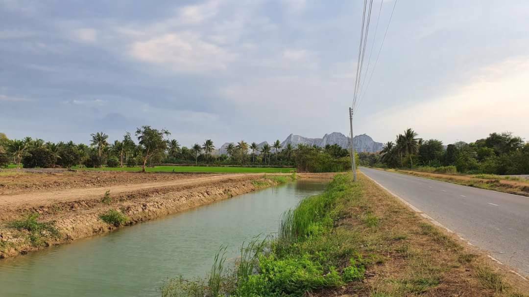 ขายที่ดินติดริมคลองชลประทาน-ถมแล้ว-อเมือง-จราชบุรี