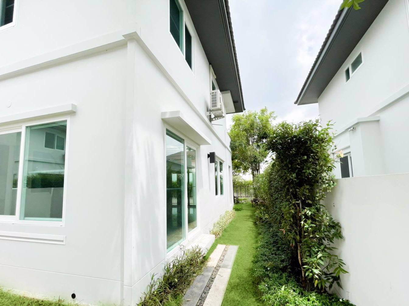 ขายบ้านเดี่ยว-2-ชั้น-โครงการ-มัณฑนา-มอเตอร์เวย์-กรุงเทพกรีฑาตัดใหม่