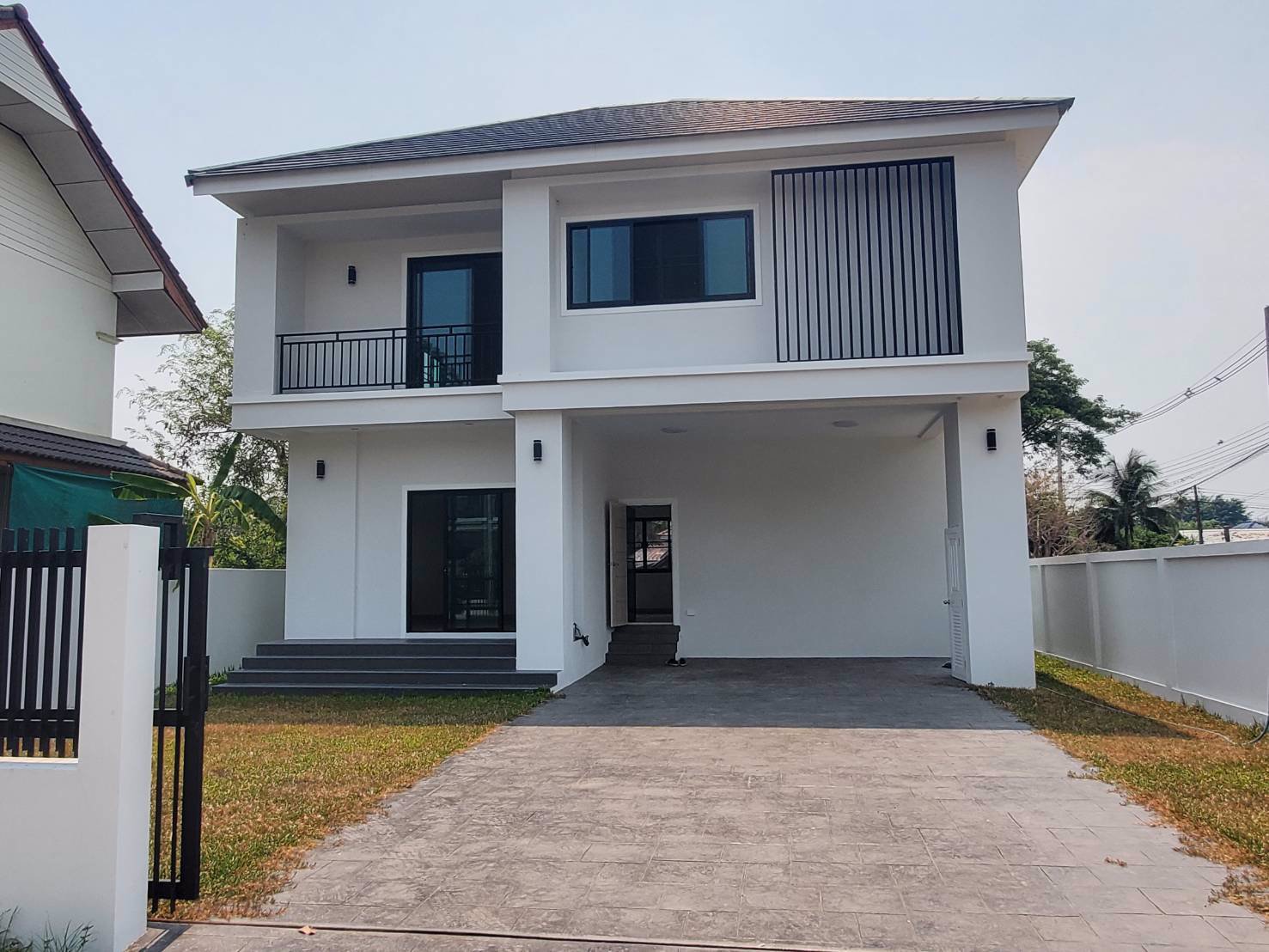 บ้านเดี่ยวสองชั้น-พร้อมที่ดิน-contemporary-style