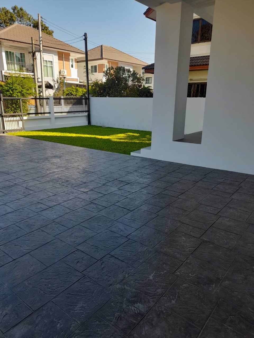 บ้านเดี่ยวสองชั้น-พร้อมที่ดิน-contemporary-style