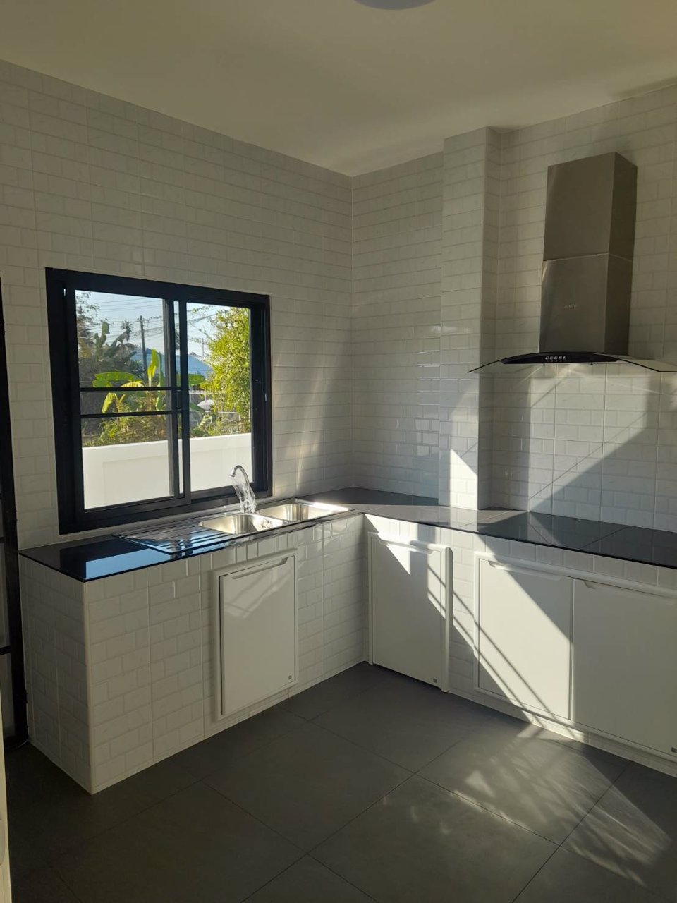 บ้านเดี่ยวสองชั้น-พร้อมที่ดิน-contemporary-style