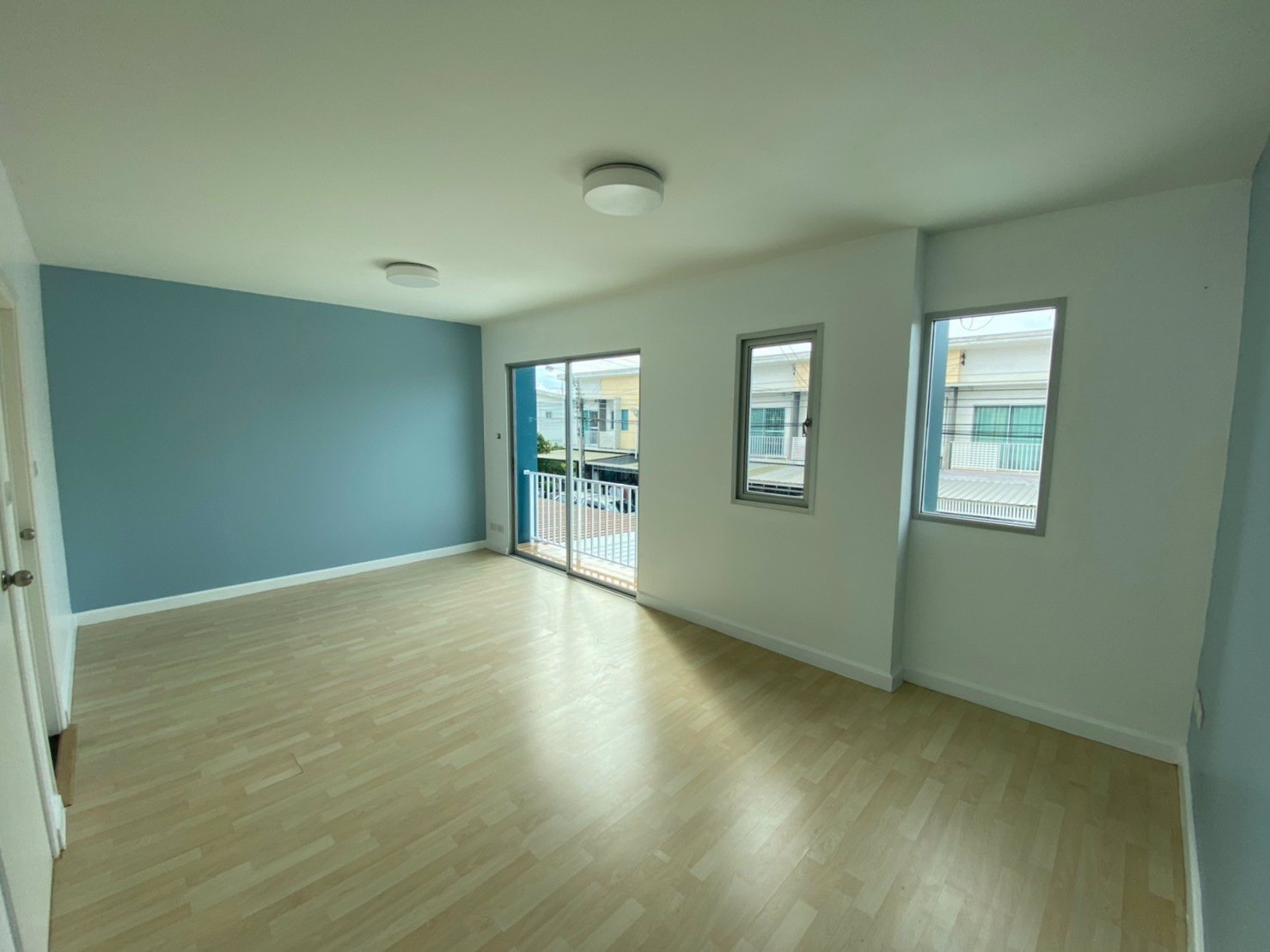 ขายถูกทาวน์เฮ้าส์-2-ชั้น-เดอะคอนเนค-22-รามอินทรา-มีนบุรี-ตกแต่งสวย-พร้อมอยู่