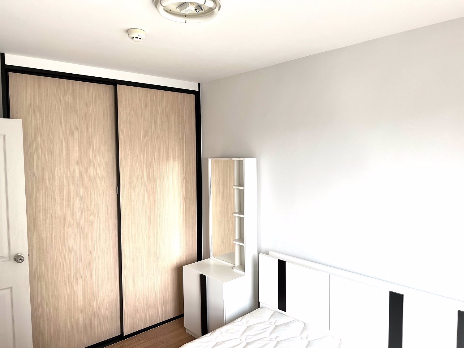 ขายถูกคอนโด-เดอะ-พาร์คแลนด์-ไลท์-สุขุมวิท-ปากน้ำ-วิวหอชมเมือง-แม่น้ำ-บรรยกาศดี-พร้อมอยู่