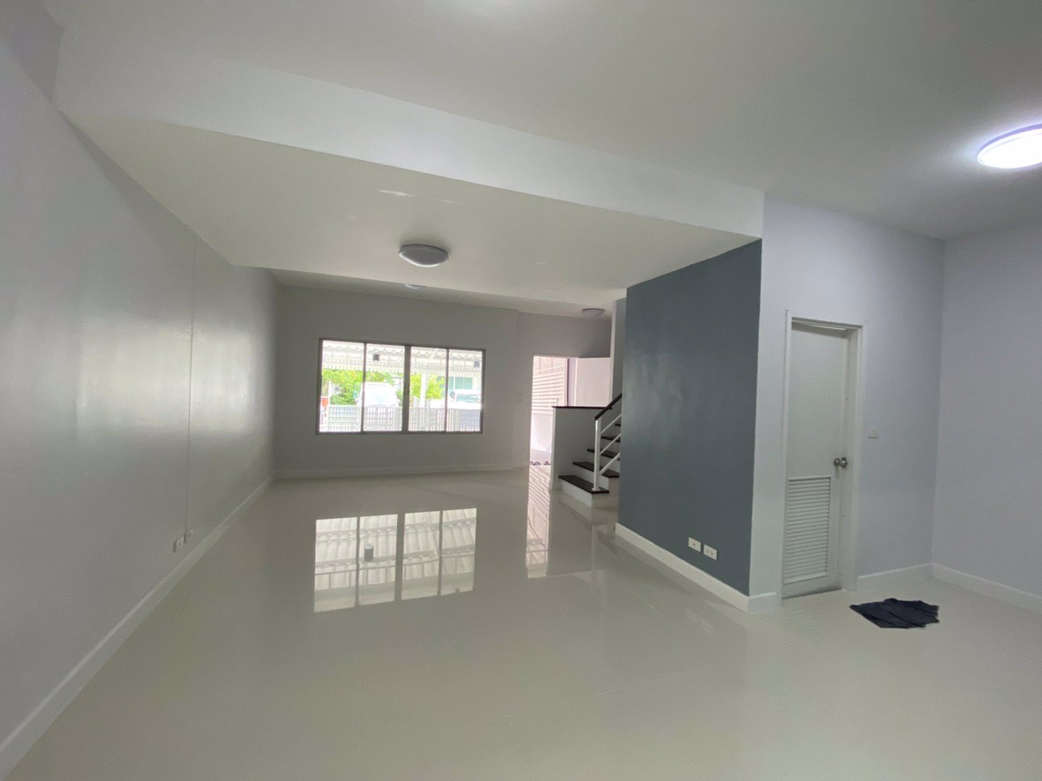 ขายถูก-เดอะคอนเนค-15-ซอย-เฉลิมพระเกียรติ-87-ตกแต่งใหม่ๆ-พร้อมอยู่