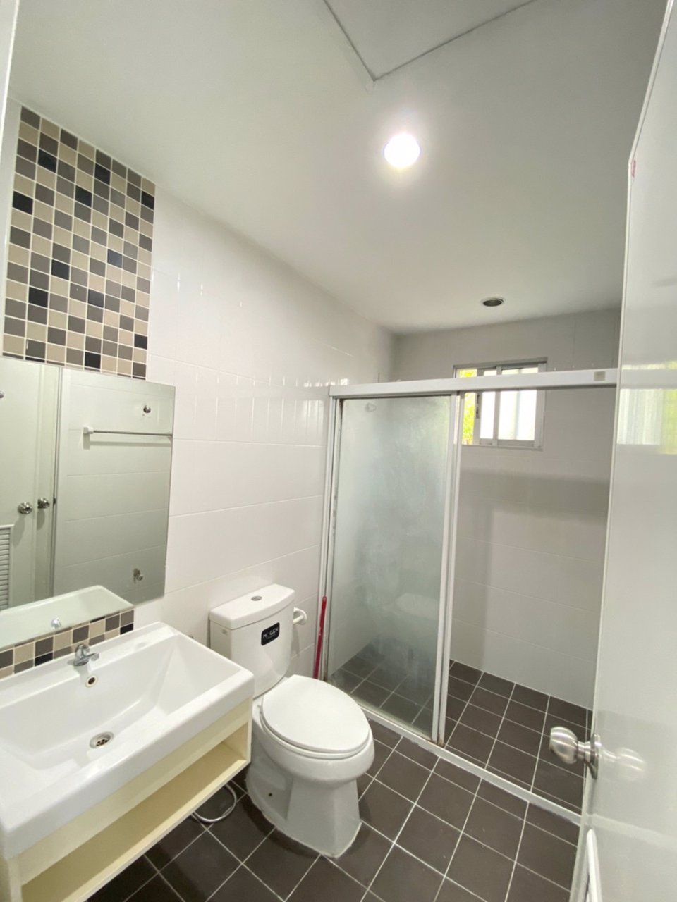 ขายถูก-เดอะคอนเนค-15-ซอย-เฉลิมพระเกียรติ-87-ตกแต่งใหม่ๆ-พร้อมอยู่