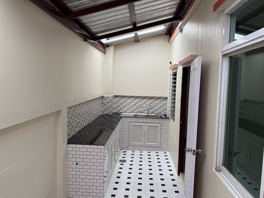 ขายทาวน์เฮาส์-นครทองเพรสซิเด้นท์-ตำหรุ-บางพลี-ตกแต่งใหม่ๆ-พร้อมอยู่