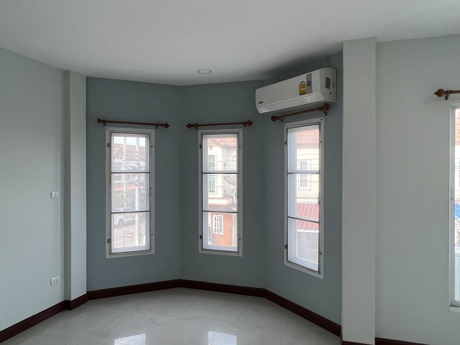 ขายทาวน์เฮาส์-นครทองเพรสซิเด้นท์-ตำหรุ-บางพลี-ตกแต่งใหม่ๆ-พร้อมอยู่