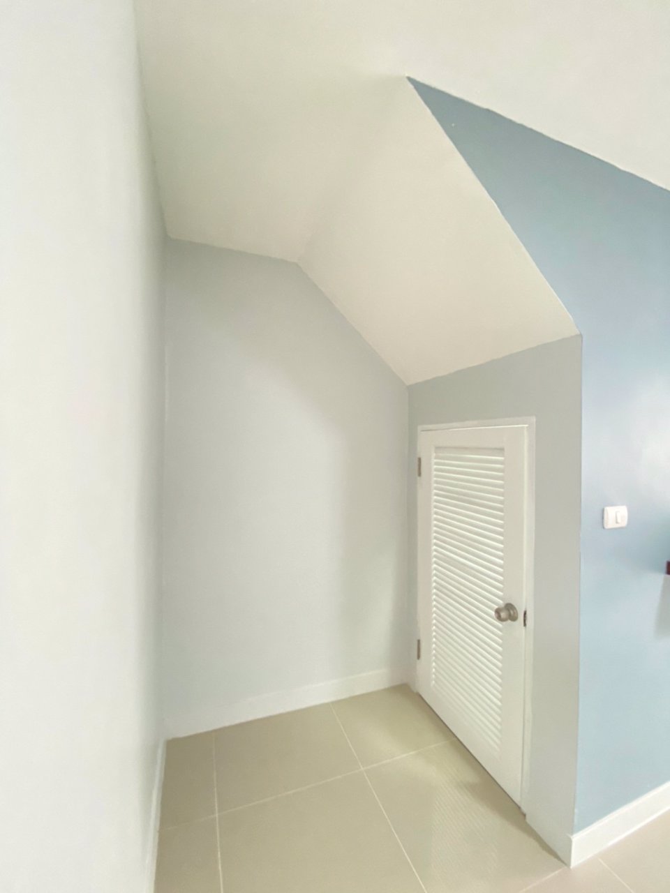 ขายทาวน์เฮ้าส์-2-ชั้น-หมู่บ้าน-ดิเอ็นเทอร์-คลิก-ซอยกาญจนาภิเษก-39-ตกแต่งใหม่ๆ-พร้อมอยู่