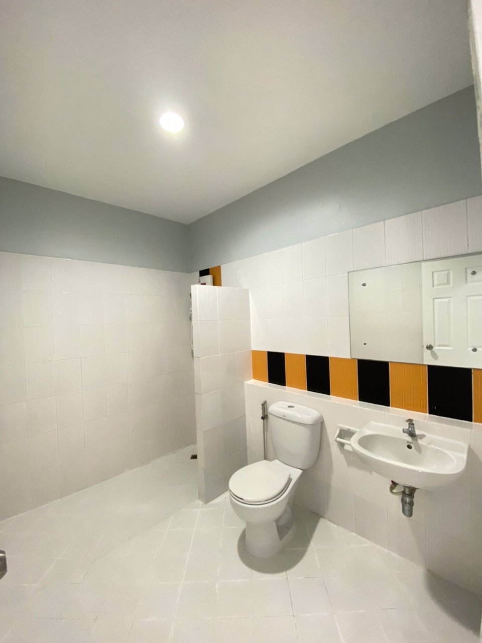 ขายทาวน์เฮ้าส์-2-ชั้น-หมู่บ้าน-ดิเอ็นเทอร์-คลิก-ซอยกาญจนาภิเษก-39-ตกแต่งใหม่ๆ-พร้อมอยู่