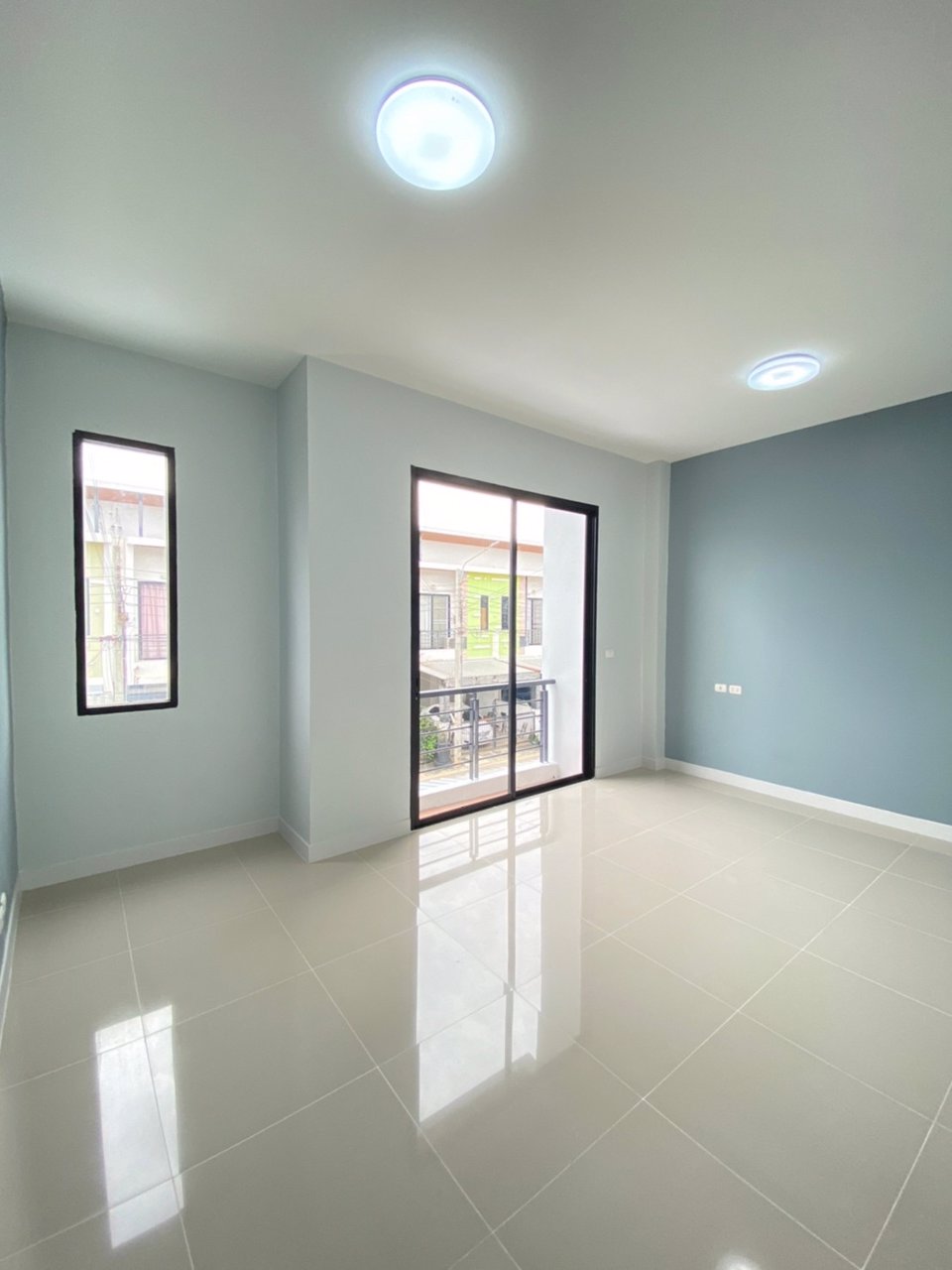 ขายทาวน์เฮ้าส์-2-ชั้น-หมู่บ้าน-ดิเอ็นเทอร์-คลิก-ซอยกาญจนาภิเษก-39-ตกแต่งใหม่ๆ-พร้อมอยู่