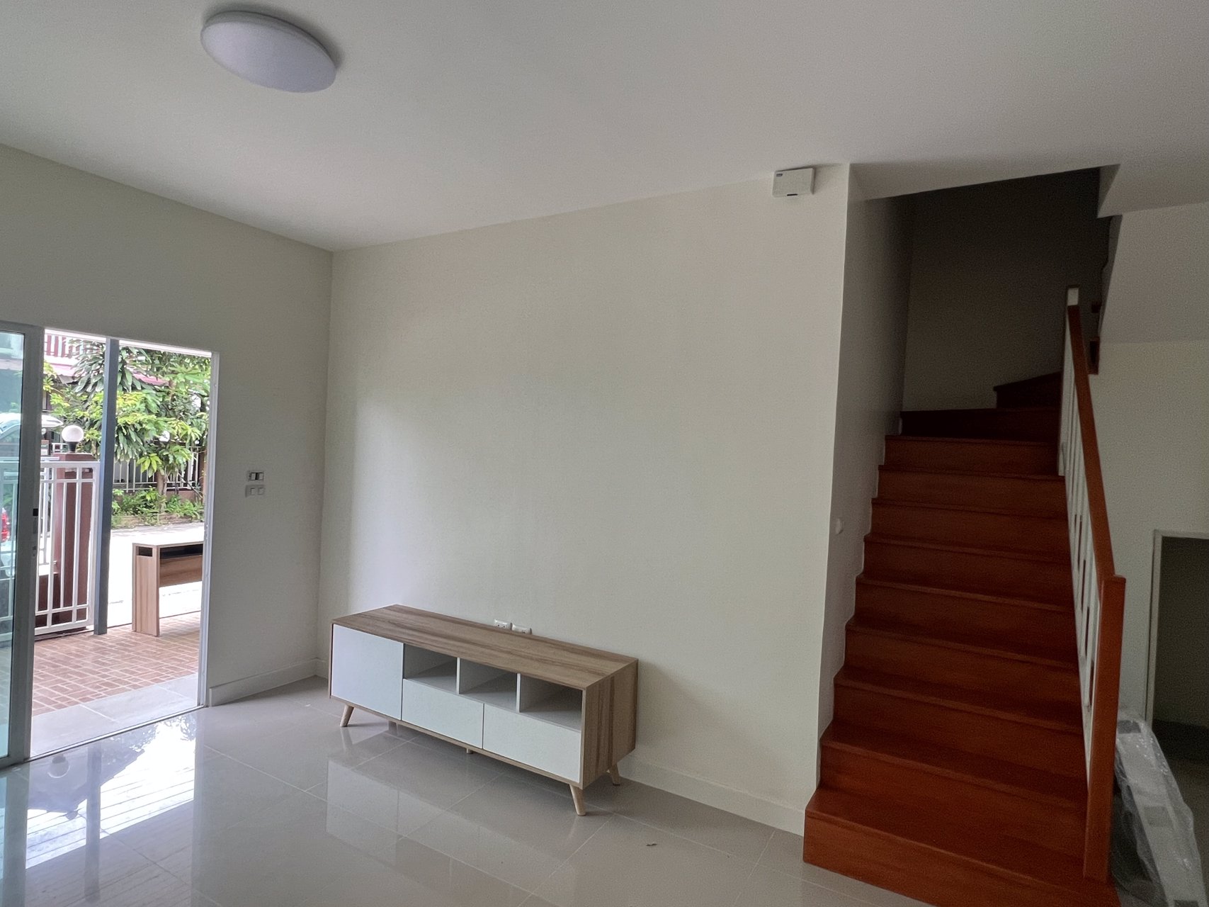 ขายถูก-หมู่บ้านไลโอ-วงแหวนปิ่นเกล้า-ซอยวัดพระเงิน-บ้านมุม-ตกแต่งใหม่ๆ-พร้อมอยู่