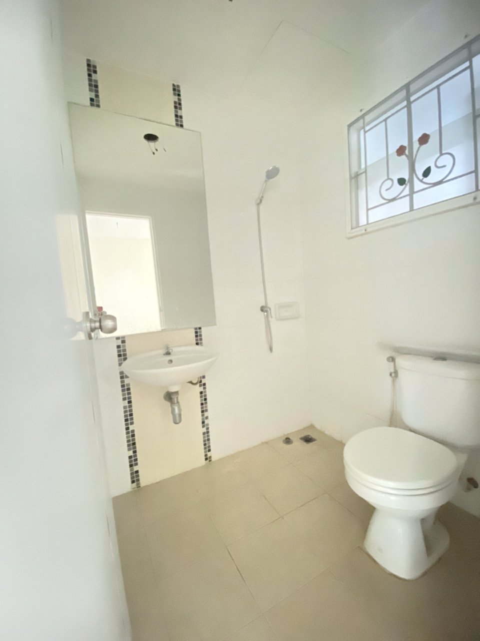 ขายถูก-หมู่บ้านไลโอ-วงแหวนปิ่นเกล้า-ซอยวัดพระเงิน-บ้านมุม-ตกแต่งใหม่ๆ-พร้อมอยู่