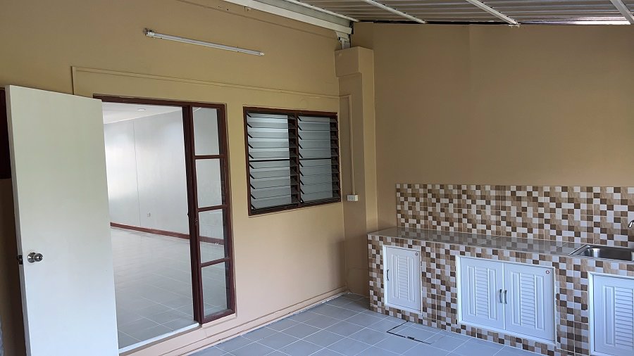 ขายถูก-ทาวน์เฮาส์-2ชั้น-มอิงลดา-ตำหรุ-ติดถนนเมน-ตกแต่งสวย-พร้อมเข้าอยู่