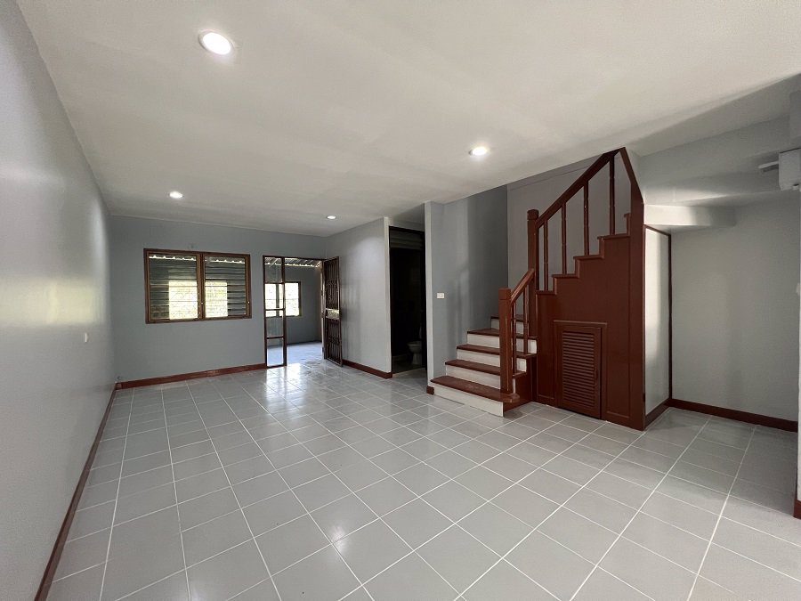 ขายถูก-ทาวน์เฮาส์-2ชั้น-มอิงลดา-ตำหรุ-ติดถนนเมน-ตกแต่งสวย-พร้อมเข้าอยู่