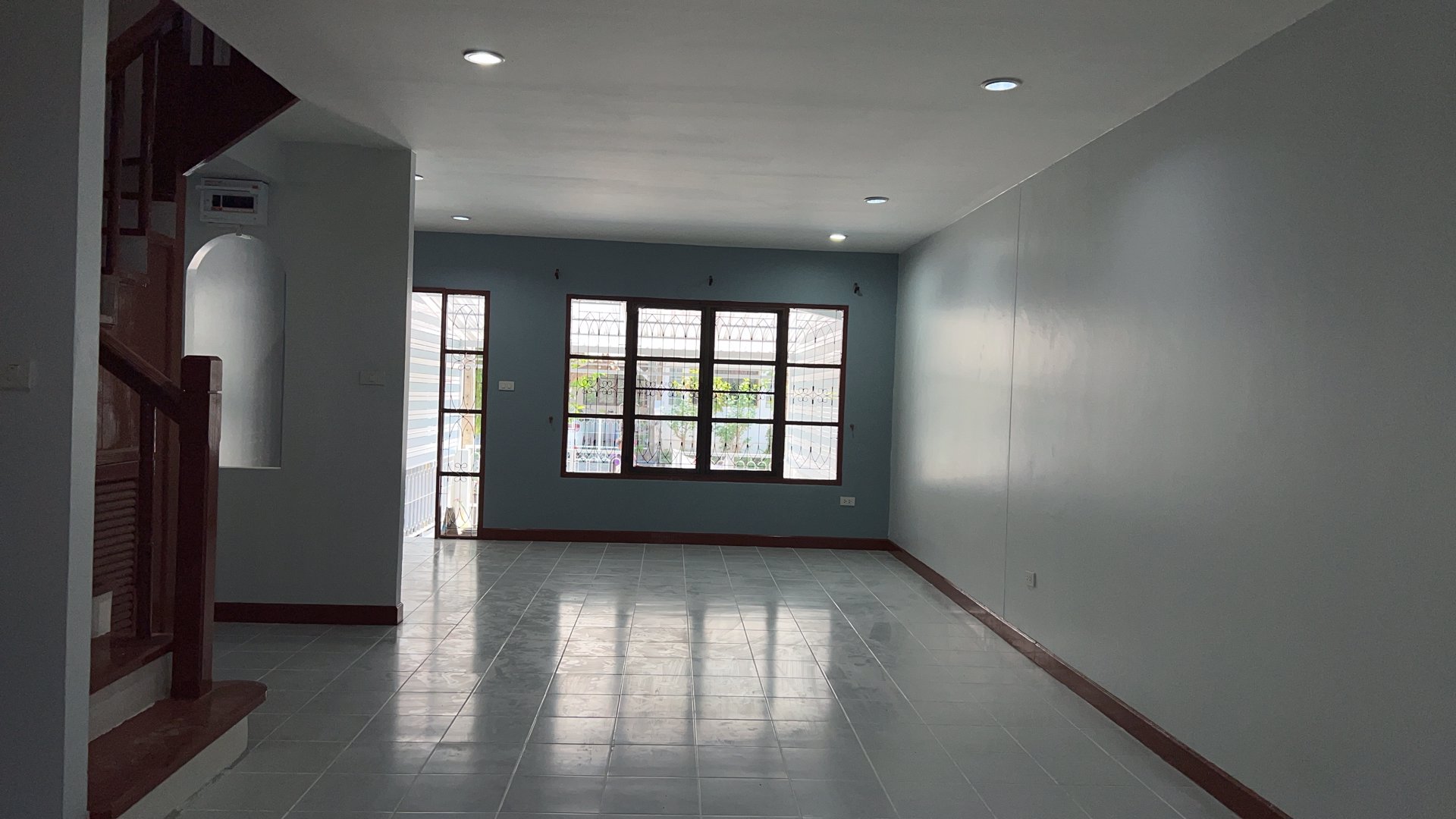 ขายถูก-ทาวน์เฮาส์-2ชั้น-มอิงลดา-ตำหรุ-ติดถนนเมน-ตกแต่งสวย-พร้อมเข้าอยู่